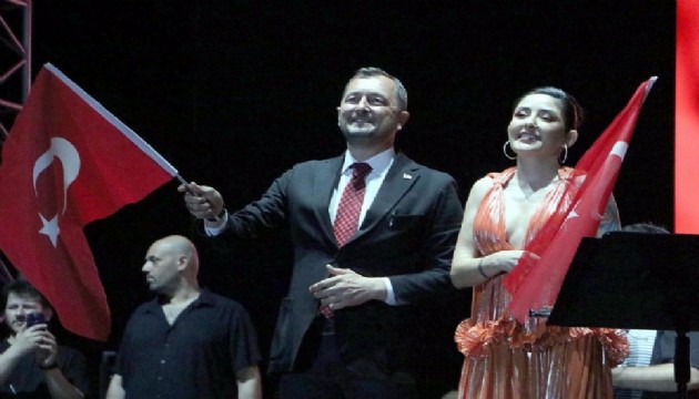 Melek Mosso konseri gündem olmuştu... AK Partili Cüneyt Yüksel'den istifa sonrası ilk açıklama!