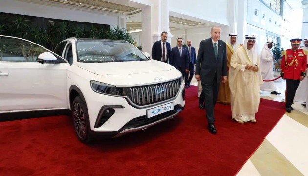 Erdoğan, Kuveyt Emiri'ne Togg hediye etti