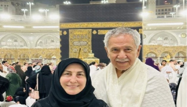 Bülent Arınç umreye gitti