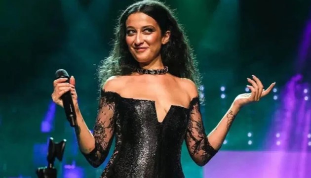 Melike Şahin'in yeni yaş imajı