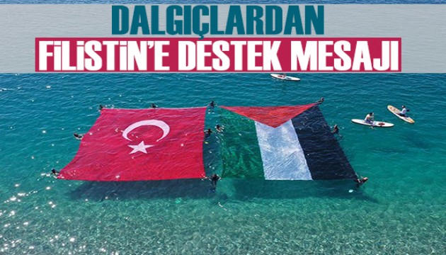 Dalgıçlar denizde Türk ve Filistin bayrağı açtı