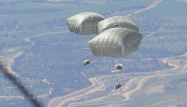 Ürdün, Gazze'ye havadan yardım paketleri bıraktı