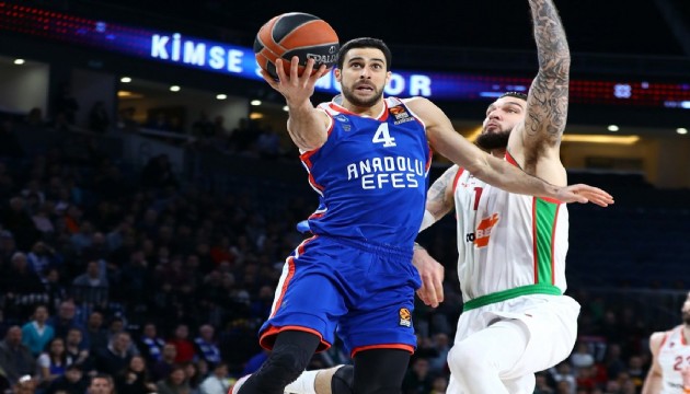 Anadolu Efes'te Doğuş Balbay ile yollar ayrıldı