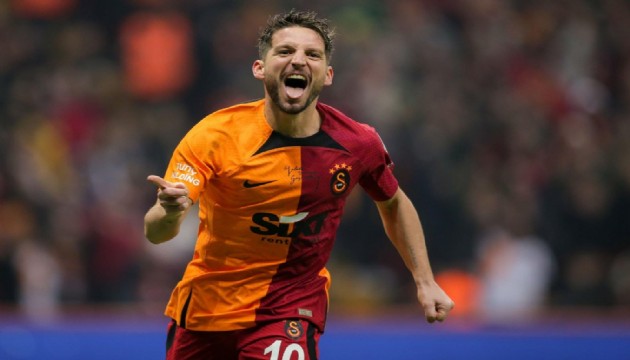 Galatasaraylı Dries Mertens teklifleri değerlendirecek