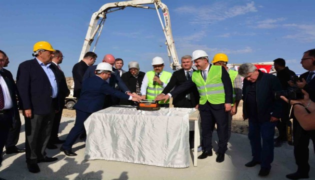 Balıkesir Üniversitesi Hastanesi ek binasının temeli atıldı