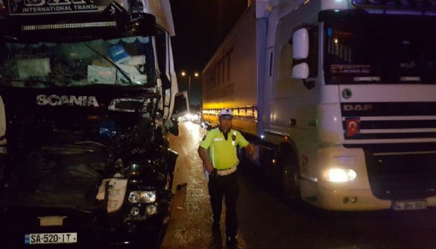 Edirne’de iki TIR çarpıştı: 1 ölü