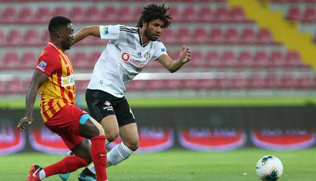 Elneny  Beşiktaş'ta kalacak mı?