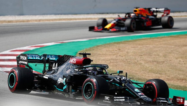 F1'de heyecan Rusya'da sürecek