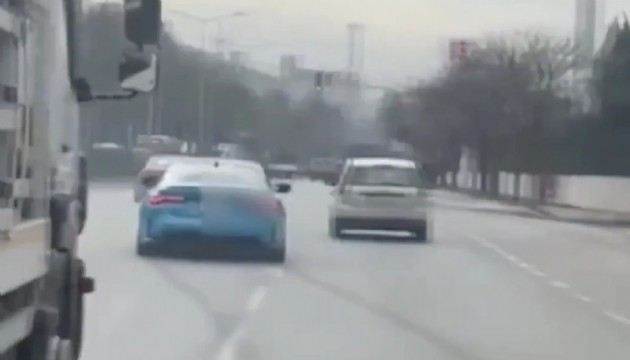 Drift ve makas atan magandalar yakalandı