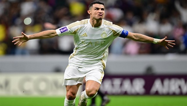 Cristiano Ronaldo 1000 gol için mücadele ediyor