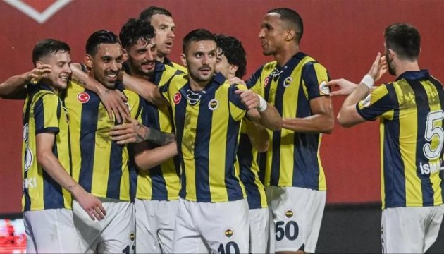 Fenerbahçe'de, Trabzonspor maçı öncesi pürüz çıktı! Kadroda olmayacaklar...