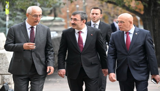 Cumhurbaşkanı Yardımcısı Yılmaz ve beraberindeki heyet AK Parti grup toplantısına katıldı