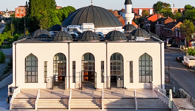 Fransa'da Eyüp Sultan Camisi açıldı