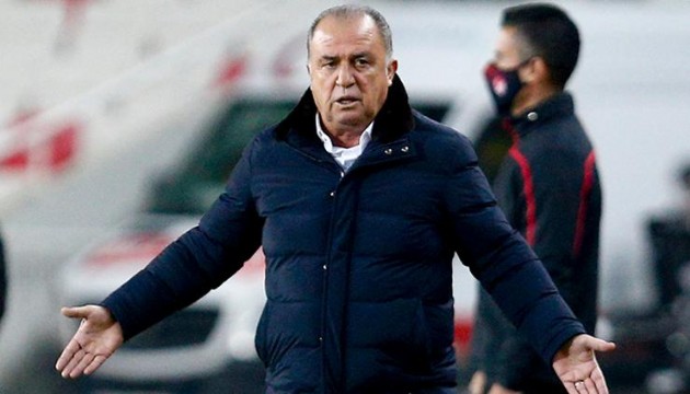 Fatih Terim kadro kurmakta zorlanıyor