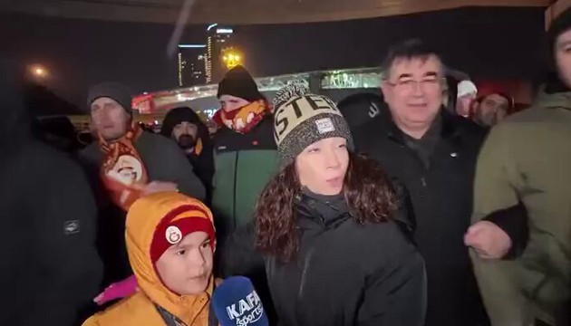 Maç çıkışında muhabire şok saldırı!