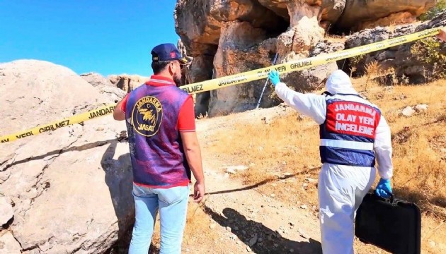 3 gün önce tahliye oldu, eşini boğup boş araziye gömdü