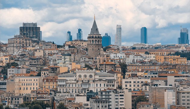 İngiliz yazar İstanbul'un büyüsünü yazdı