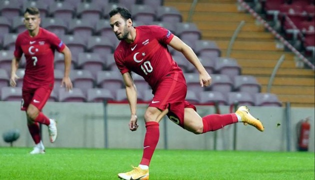 Hakan Çalhanoğlu'ndan Galatasaray'a yeşil ışık