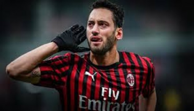 Hakan Çalhanoğlu Milan'dan ayrılıyor mu?