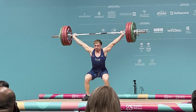 Milli halterci Avrupa Şampiyonu oldu!