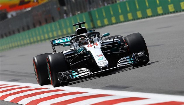 Hamilton'dan tarihi rekor