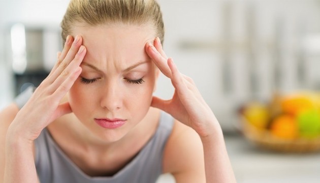 Bu belirtilere dikkat: Mevsim geçişi migreni tetikliyor!