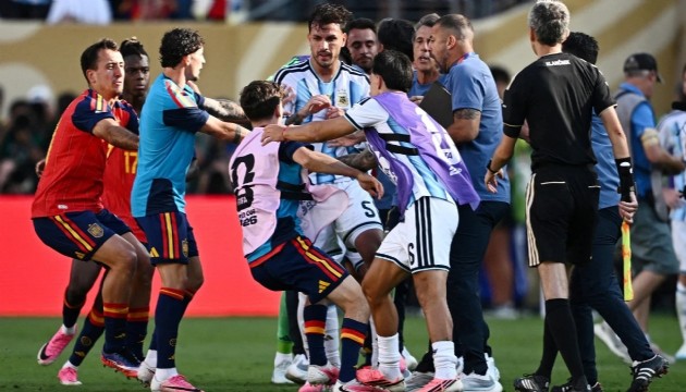 Arjantinli futbolcular hakkında soruşturma başlatıldı