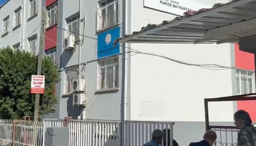 7 yaşındaki öğrencinin çantasında tabanca bulundu: Son anda farkedildi
