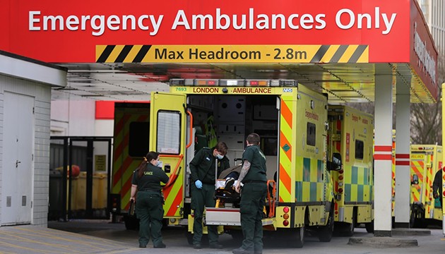 Bıçaklanan genç hayatını kaybetti