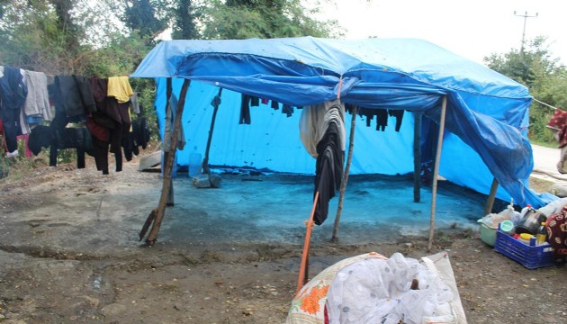 Samsun'da sağanak: Tarım işçilerinin kaldığı çadırları su bastı