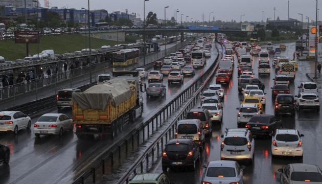 İstanbul'da trafik durma noktasına geldi!