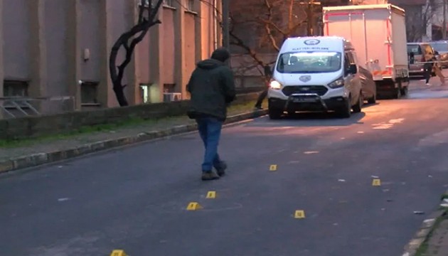 İstanbul'da sokak ortasında silahlı çatışma: 5 kişi yaralandı