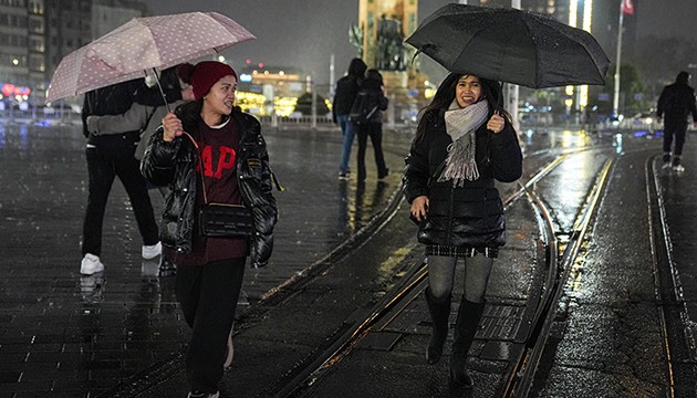 İstanbul'da yağmur ve şiddetli rüzgar
