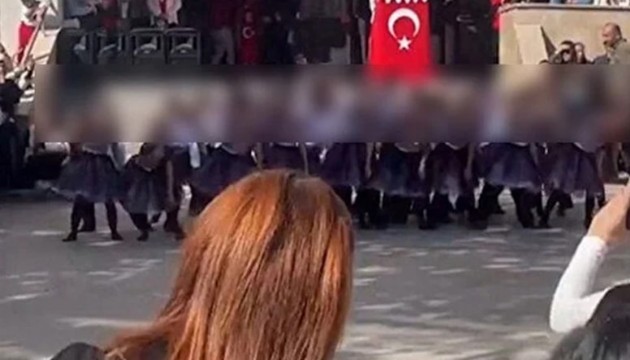 İzmir'de müstehcen şarkıyla 29 Ekim gösterisine soruşturma