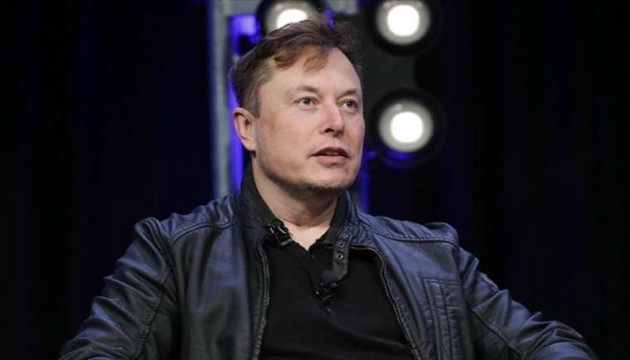 Elon Musk, ChatGPT'ye rakip oluyor