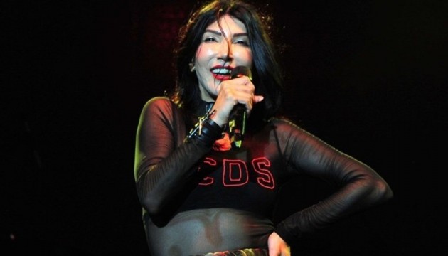 Hande Yener'den sevenlerine 'Evlenmeyin' çağrısı