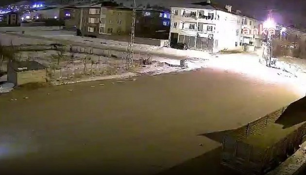 Pes dedirten hırsızlık! Çöp konteynerlerini çaldılar