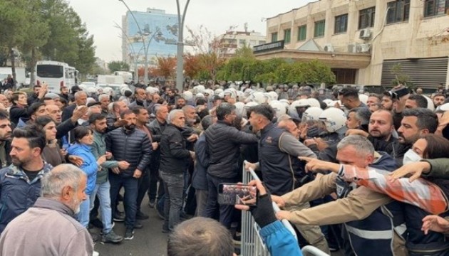 Kayyum protestolarında 140 kişiye gözaltı