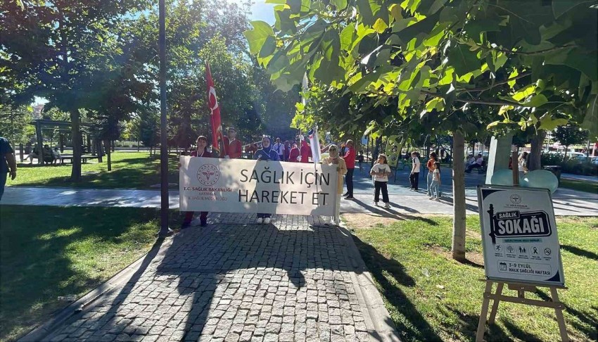 Karaman'da Halk Sağlığı Haftası'nda sağlık sokağı kuruldu