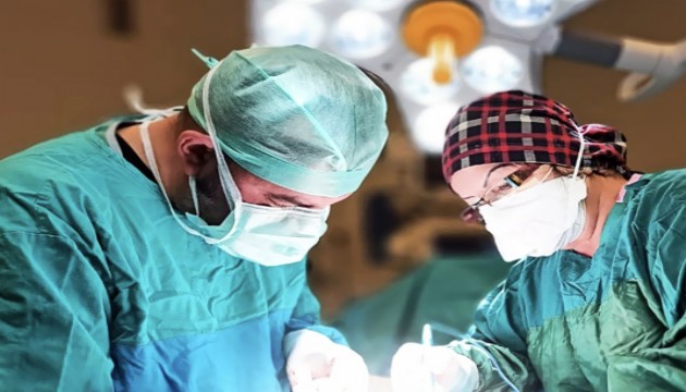 Kasık fıtığı şikayeti kolon kanserinin erken teşhis edilmesini sağladı