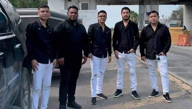 Müzik grubu üyeleri yakılmış halde bulundu