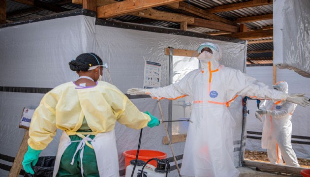 Ebola vaka sayısı 1.873'e yükseldi