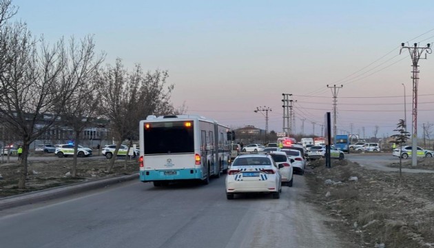 Konya'da tır polis aracına çarptı: 1 polisimiz şehit