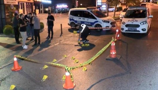 Bağcılar'da uzun namlulu silahla saldırı: 2'si ağır 3 yaralı