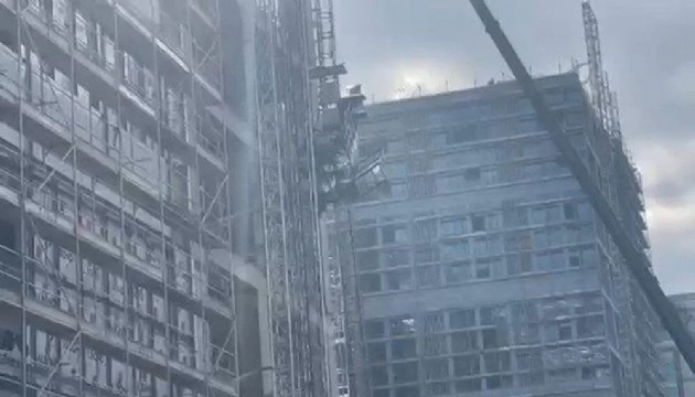 İstanbul'da inşaatta yük asansörü düştü