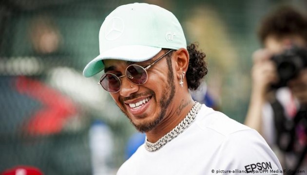 F1 Rusya Grand Prix'sinde pole pozisyonu Lewis Hamilton'ın