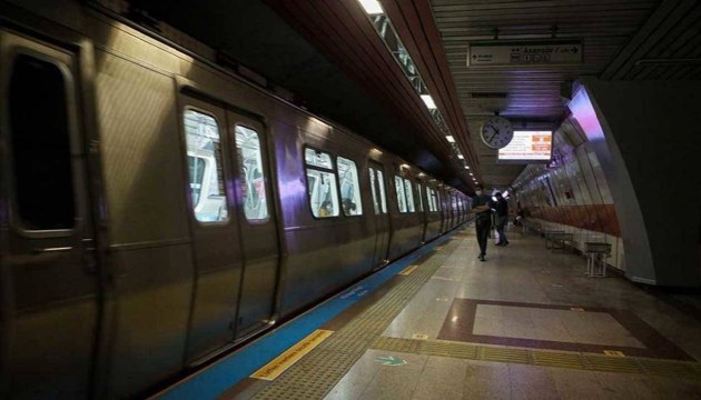 Metro durağında bir kişi intihar etti