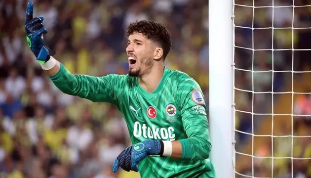 Manchester United, Altay Bayındır transferini bitiriyor! Her an açıklanabilir...