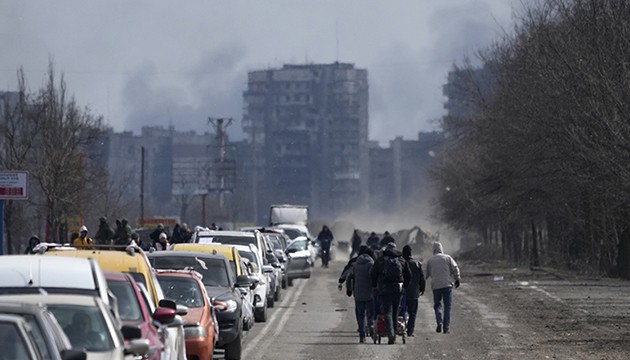 Rusya Mariupol'e 'çok güçlü' iki bomba attı!