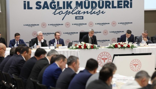 Bakan Memişoğlu, il sağlık müdürleri ile toplantıda bir araya geldi